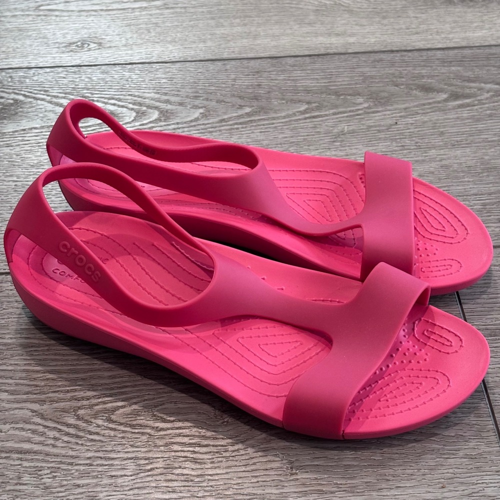 Crocs Serena Sandal Women 9 Pink Strappy Flat Comfort Beach Summer 205469